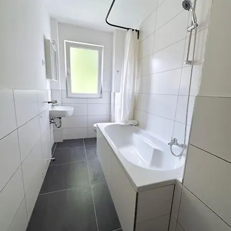 With Wifi, Kitchen And 4k Tv * Эссен