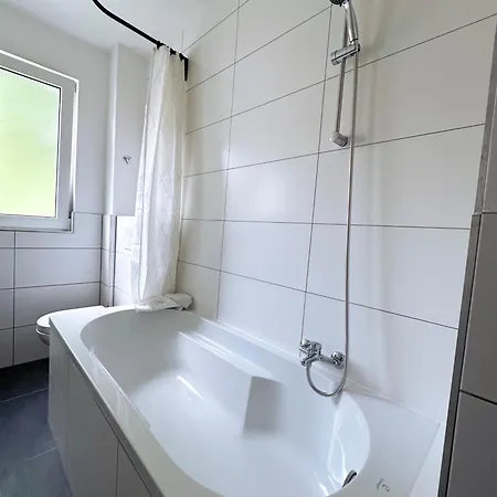 With Wifi, Kitchen And 4k Tv